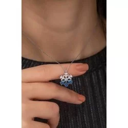 The Snow Star Necklace, silver 925 carat, is studded with zirconium
